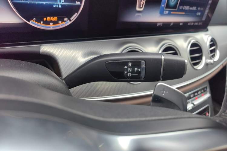 Used Mercedes-Benz E-Class 2019 E 260 Sport Edition Gear Lever