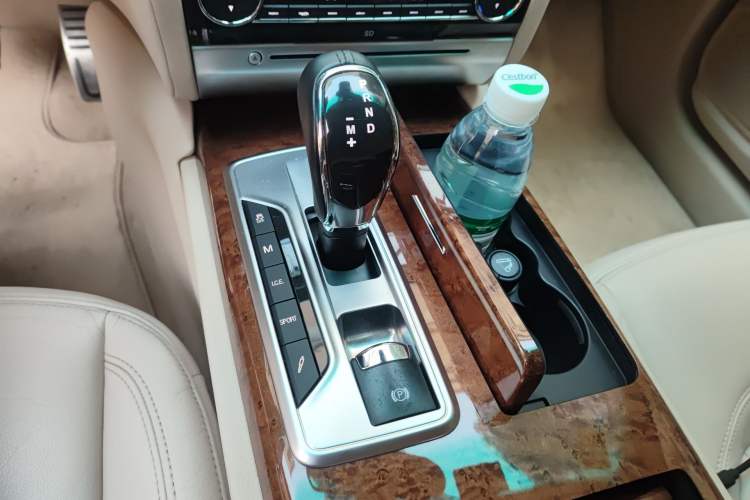 Used Maserati President 2013 3.0T Standard Model Gear Lever