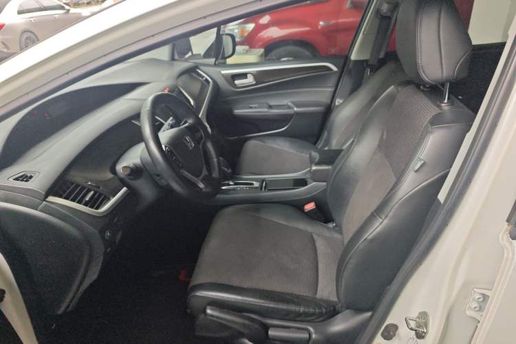 Used Honda Jade 2013 1.8L automatic Comfort version 5 seats