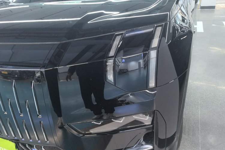 Used Zeekr 009 2024 7-Seater Walk-Through Version Four-Wheel Drive 108 kWh
