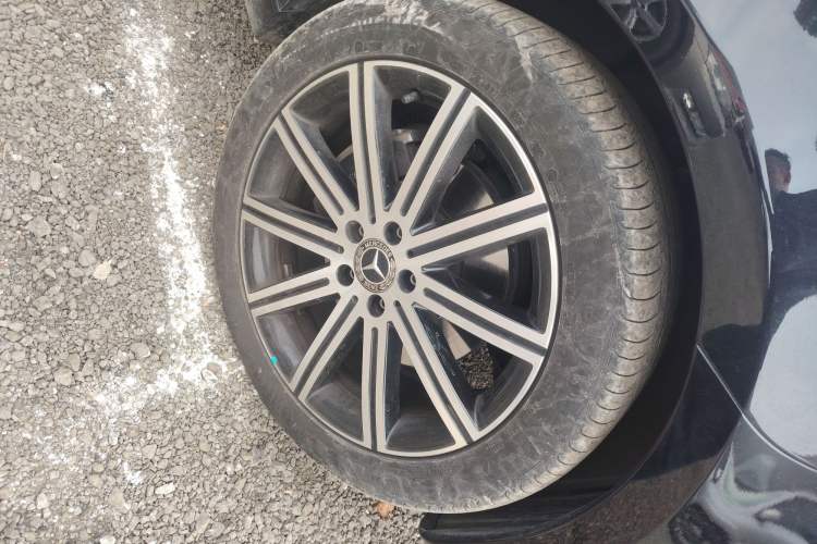 Used Mercedes-Benz V-Class 2022 V 260 L Long-wheelbase Luxury Edition Right Front Wheel Hub