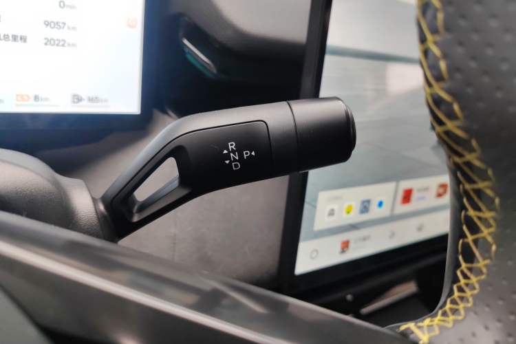 Used Lynk & Co 08 EM-P 2025 220 km All-Wheel-Drive Performance Halo