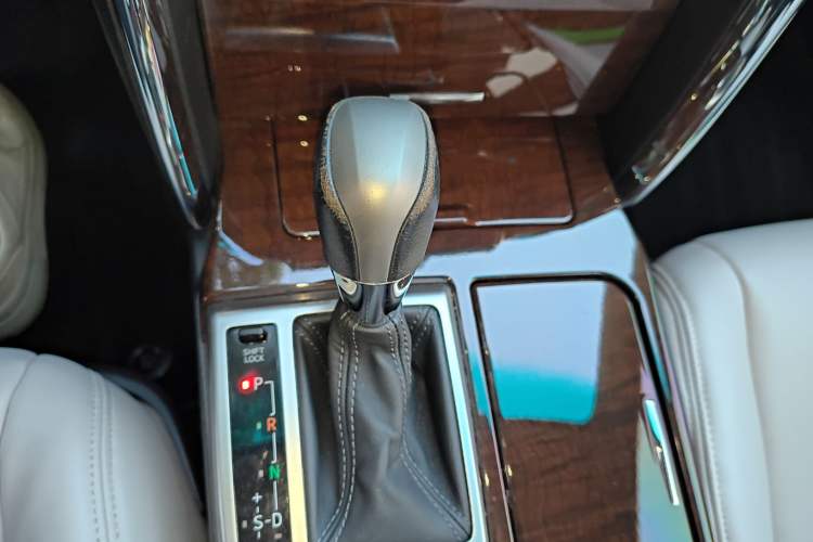 Used Toyota Reiz 2013 2.5V Shangrui Edition
