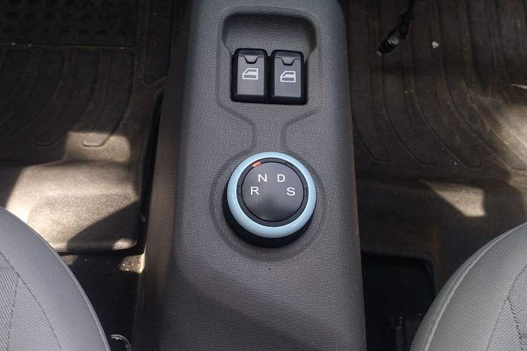 Used Dongfeng Fengon MINIEV 2022 Candy Edition Half-Sugar Gear Lever