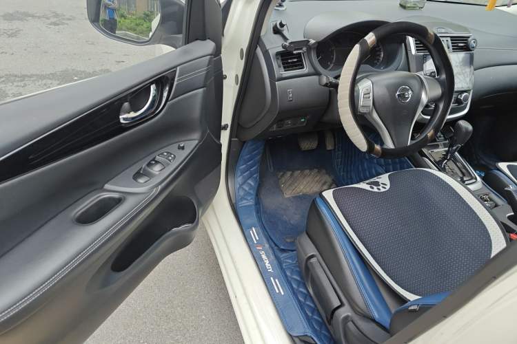 Used Nissan Tiida 2016 1.6L CVT Cool Dynamic Edition Driver Seat