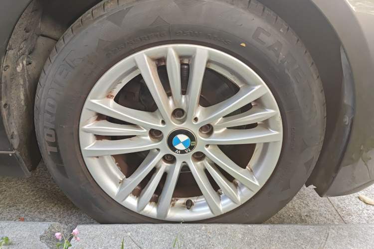 Used BMW 3 Series 2014 320Li Fashion Model
