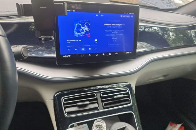 Used BYD Qin PLUS 2021 EV 400KM Luxury Model Audio And AC Panel