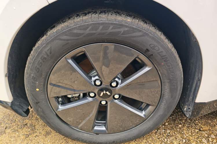 Used Wuling Xingguang 2024 Co-Creation Edition 70 Standard Model Left Front Wheel Hub