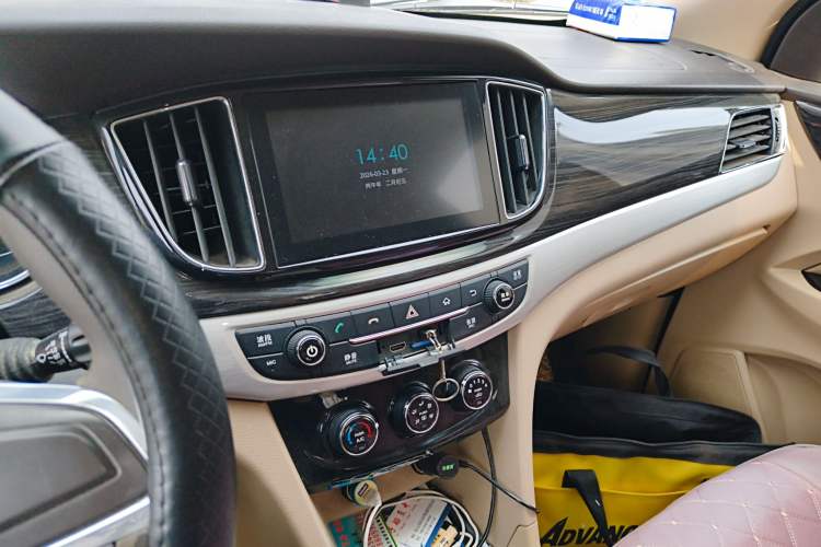 Used Baojun 730 2014 1.5L manual Comfort version 7 seats
