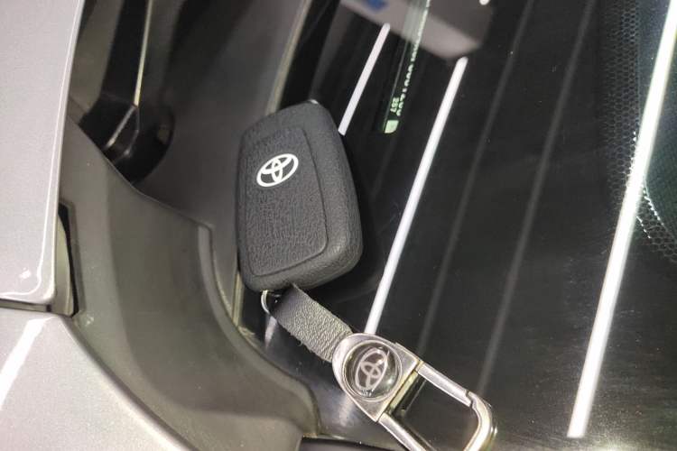 Used Toyota Avalon 2022 Dual-Engine 2.5L XLE Premium Edition
