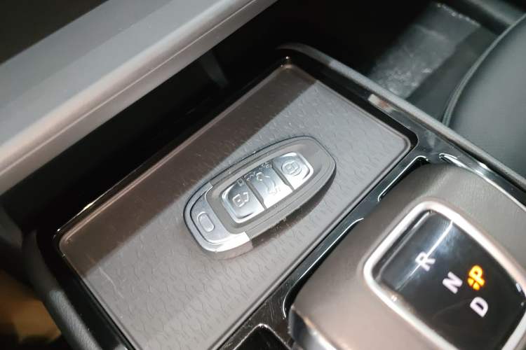 Used Hongqi E-QM5 2021 Charging Version Flagship Edition Vehicle Key