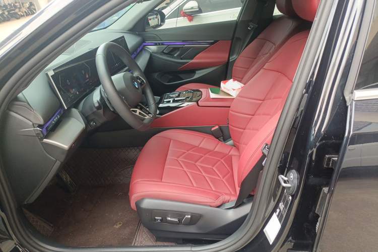 Used BMW 5 Series 2025 525Li M Sport Package Left Front Seat