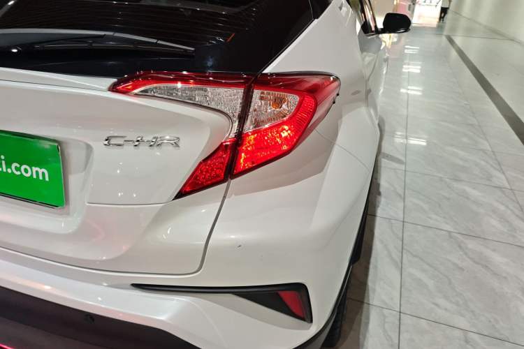 Used Toyota C-HR 2022 2.0L Comfort Edition Exterior 3