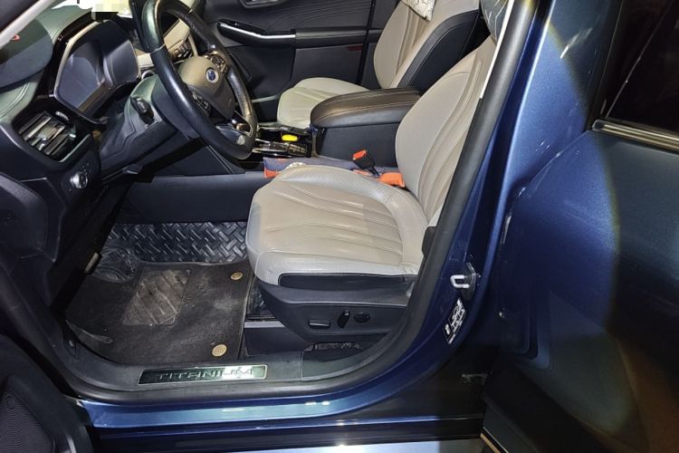 Used Ford Escape 2020 EcoBoost 245 Four-Wheel Drive Luxury Edition Left Front Seat