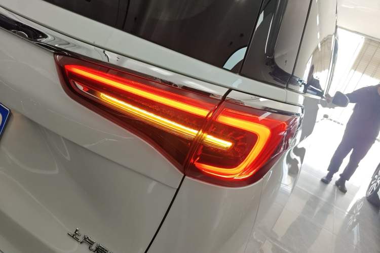 Used Buick GL8 2022 ES Landtrek 653T Luxury Edition