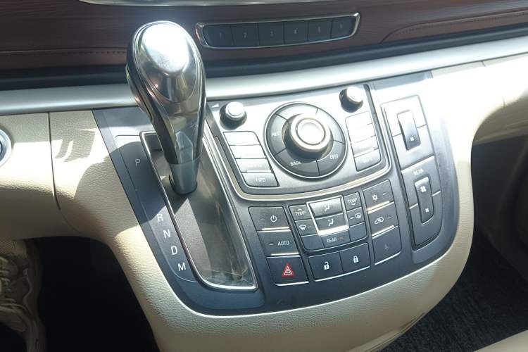 Used Buick GL8 2014 2.4L LT Luxury Business Executive Edition
