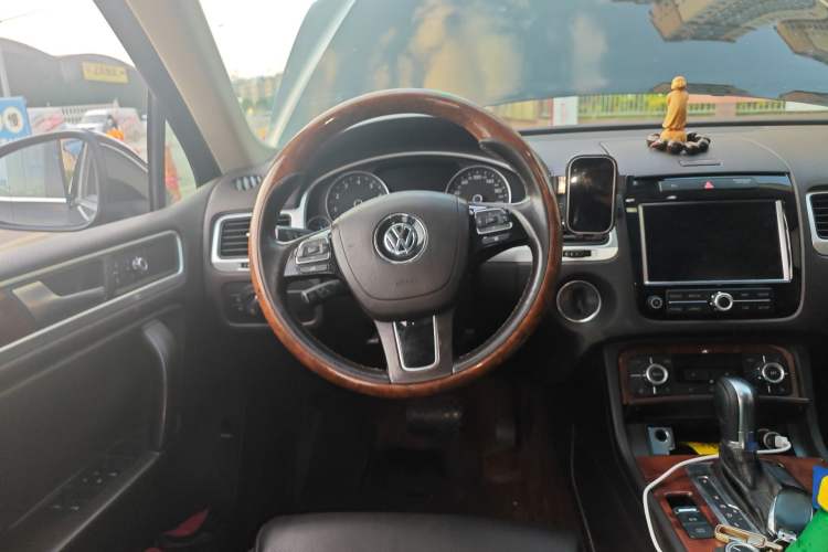 Used Volkswagen Touareg 2011 3.0 TSI Comfort Version
