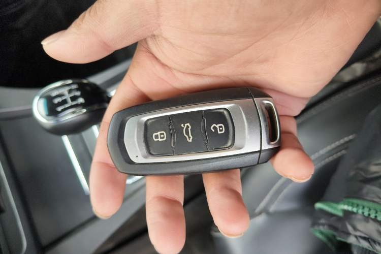 Used Geely Auto Emgrand 2017 Sedan Million Edition 1.5L Manual Upward Connect Version