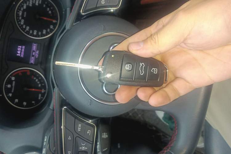 Used Audi Q2L 2022 35 TFSI Progressive Dynamic Edition Vehicle Key