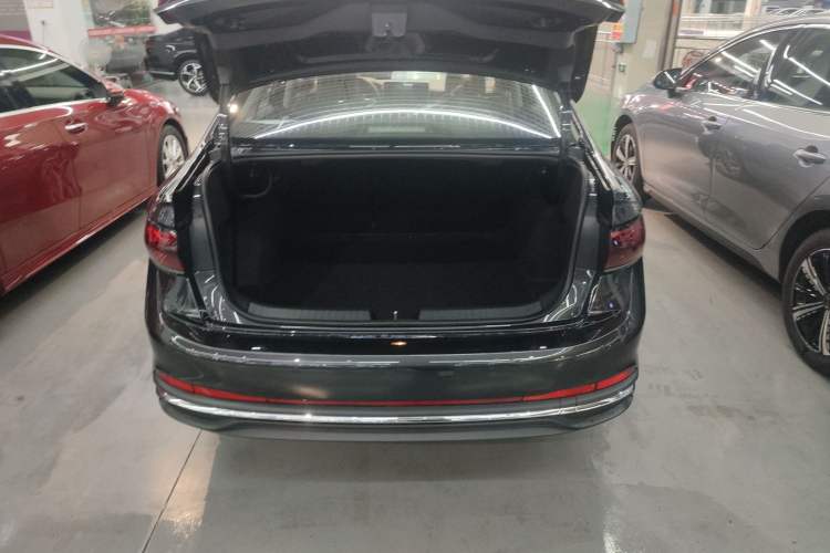 Used Volkswagen Sagitar 2026 Model 30 Million Units Selected 300TSI DSG Surpassing Edition
