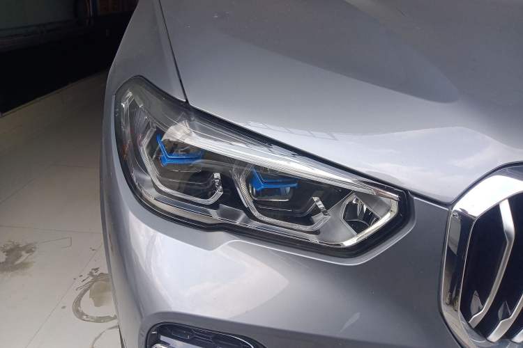 Used BMW X5 2022 xDrive 30Li Luxury M Sport Package Right Front Headlight