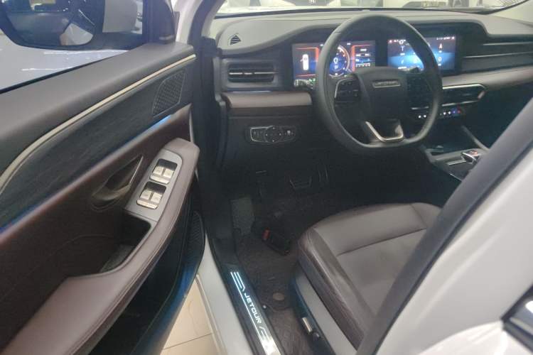 Used JETOUR X90 PLUS 2024 1.6TD DCT Villa PRO 7-Seater
