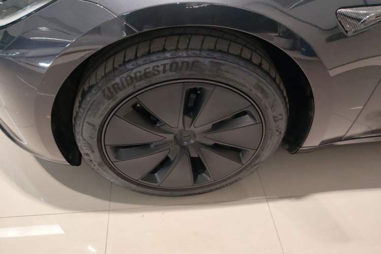 Used Tesla Model 3 2023 Long-Range All-Wheel-Drive Version
