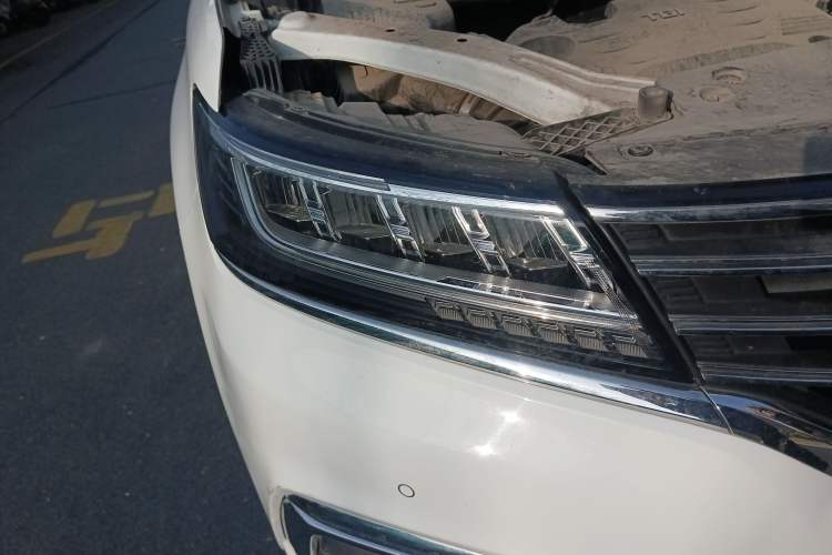 Used Roewe RX5 2018 20T Two-Wheel Drive Automatic Internet Smart Luxury Edition
