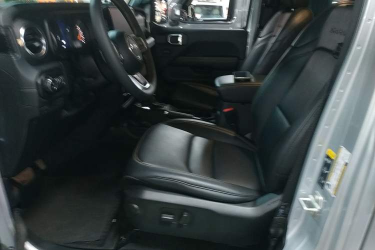 Used Jeep Wrangler 2024 2.0T Sahara Four-Door Edition