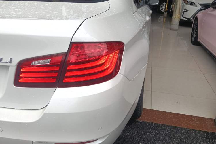 Used BMW 5 Series 2014 520Li Elegant Model
