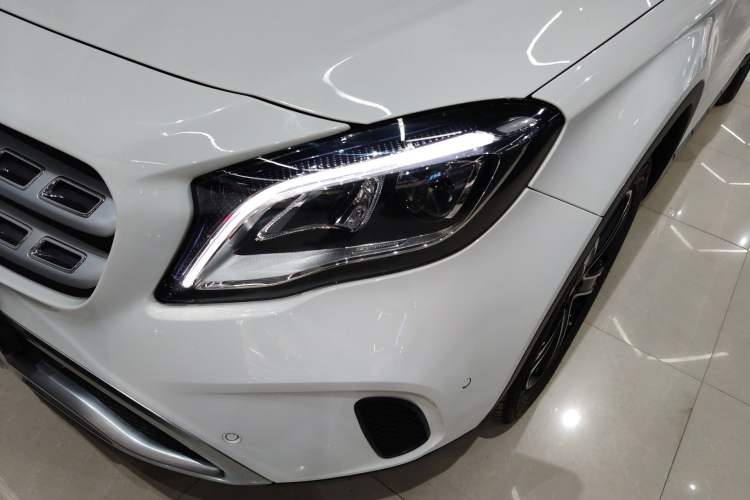 Used Mercedes-Benz GLA 2018 GLA 200 Fashion Model Left Front Headlight