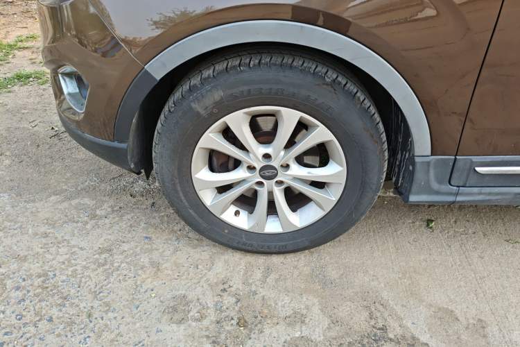 Used Chery Tiggo 5 2014 2.0L Manual - Family Deluxe Edition Left Front Wheel Hub