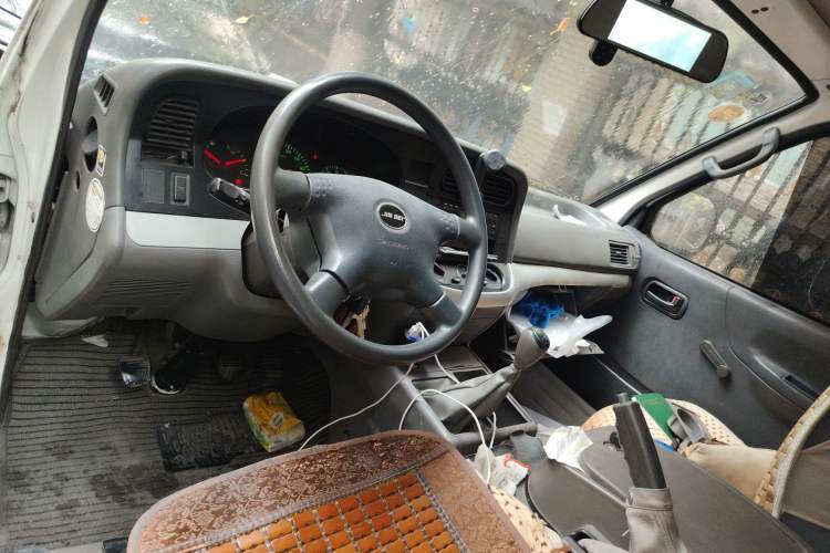 Used Jinbei Hiace 2020 2.0L Express King Series Deluxe Van Standard Roof China VI Emission Standard 1TZS