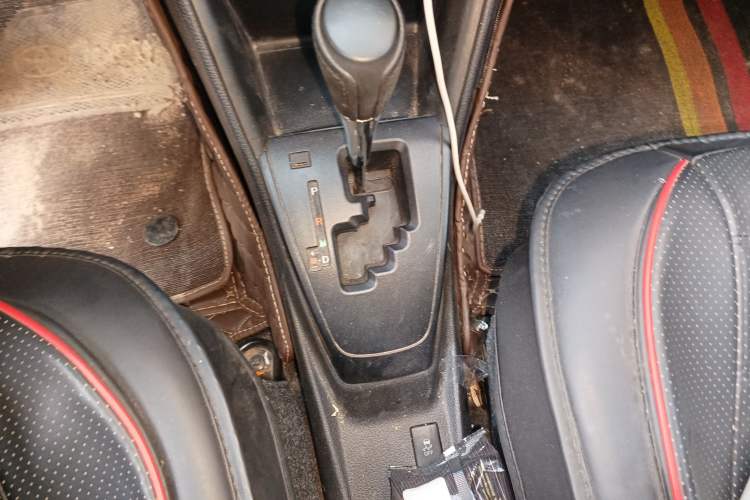 Used Toyota YARiS L Zhi Xiang 2017 1.5E CVT Dynamic Edition Gear Lever