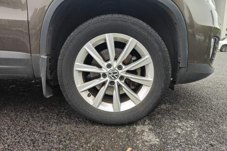 Used Volkswagen Tiguan 2015 1.8TSI Automatic Two-Wheel Drive Comfort Edition Right Front Wheel Hub