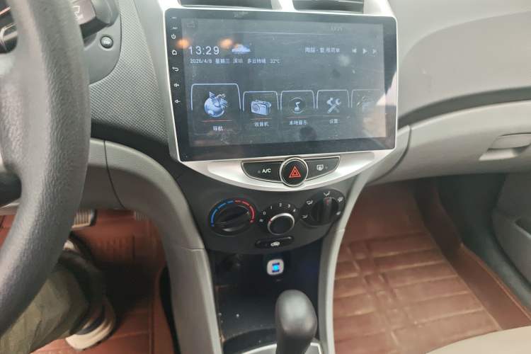 Used Hyundai Verna (older generation) 2014 1.4L Automatic Smart GLS Audio And AC Panel