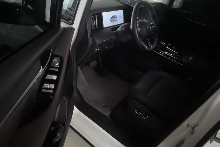 Used GAC Trumpchi M8 2024 Master Series 400T Prestige Edition