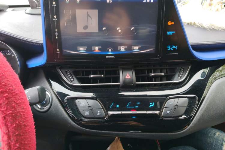 Used Toyota IZOA 2018 2.0L Yichi Version China VI Standard
