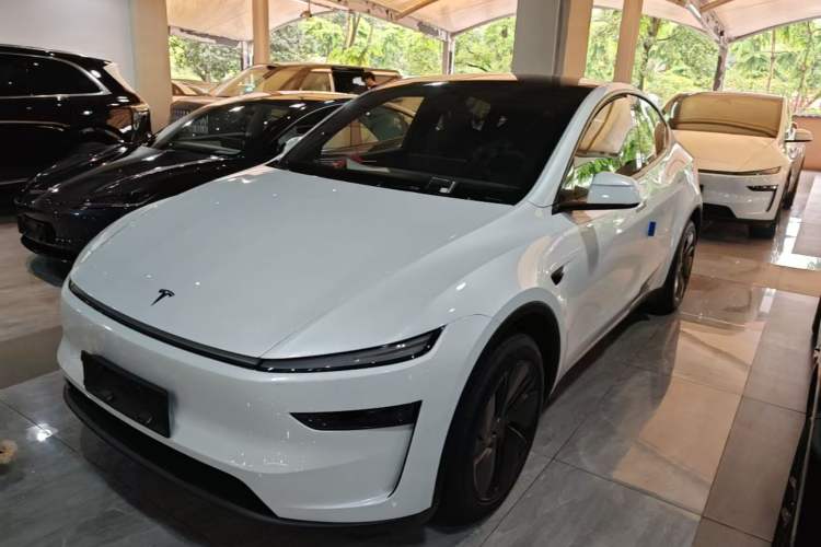 Used Tesla Model Y 2026 Rear-Drive Model