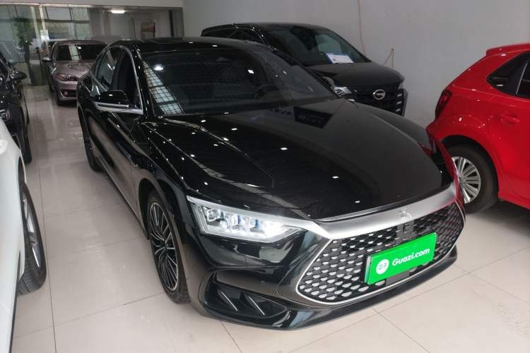 Used BYD Han 2022 DM-i 121KM Luxury Model Front Right 45 Deg