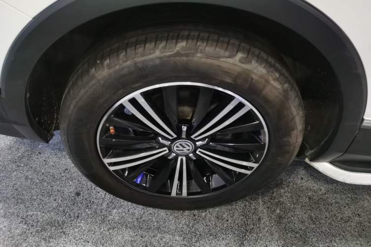 Used Volkswagen Tiguan L 2019 330TSI Automatic Two-Wheel Drive Panoramic Comfort Edition China V Standard