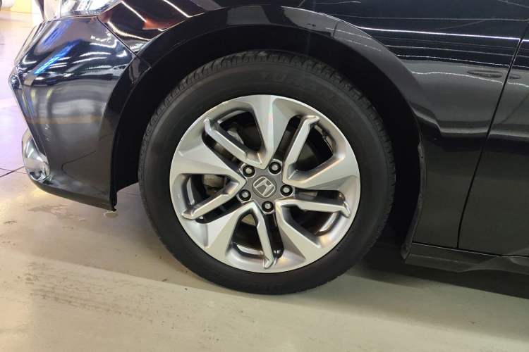 Used Honda Inspire 2019 260TURBO Elegant Edition China VI Emission Standard Left Front Wheel Hub