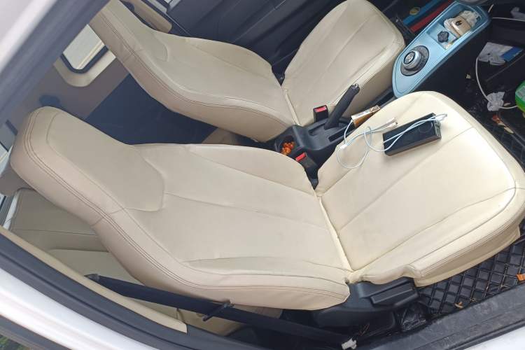 Used Brilliance Xinri i03A 2022 Rental Custom Edition Right Front Seat