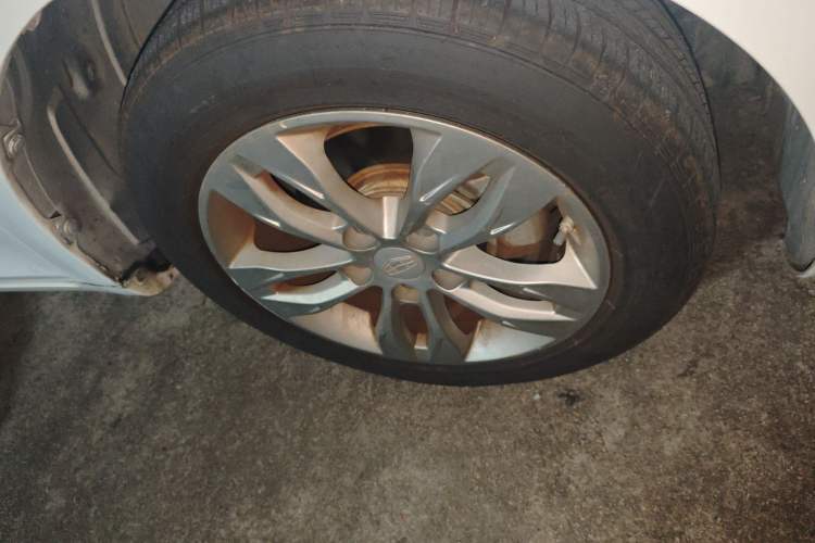 Used Geely Auto Emgrand 2016 Sedan 1.5L CVT Upward Version
