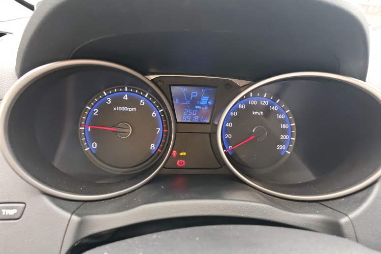 Used Hyundai ix35 2013 2.0L Automatic Two-Wheel Drive Smart GLS China IV Standard
