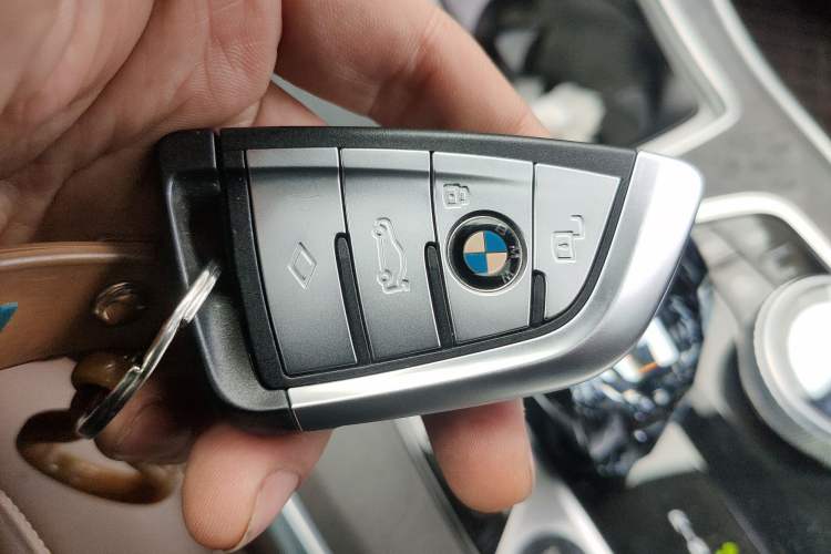 Used BMW X5 2022 xDrive 30Li Luxury M Sport Package
