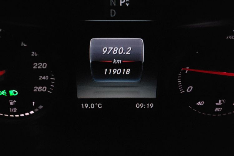 Used Mercedes-Benz GLC 2017 GLC 260 4MATIC Luxury Model Odometer Close Up