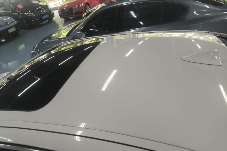 Used BMW 5 Series 2014 520Li Elegant Model
