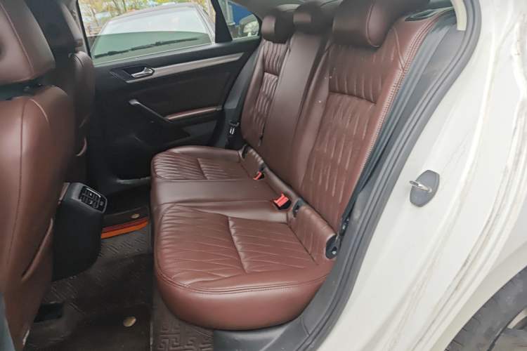 Used Volkswagen Lamando 2015 230TSI Manual Trend Edition Left Rear Seat