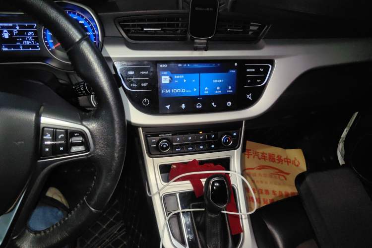 Used Geely Auto Vision 2018 1.5L Automatic Happiness Edition Audio And AC Panel